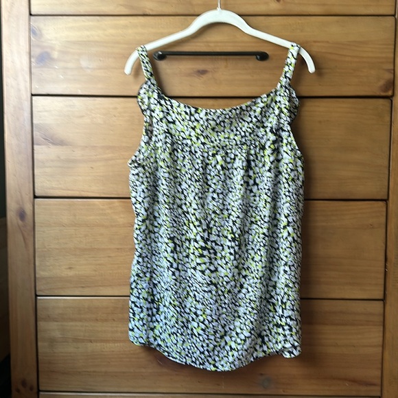 NWOT! Avenue Print Camisole Ruffle Tank / 18/20 - Picture 4 of 16